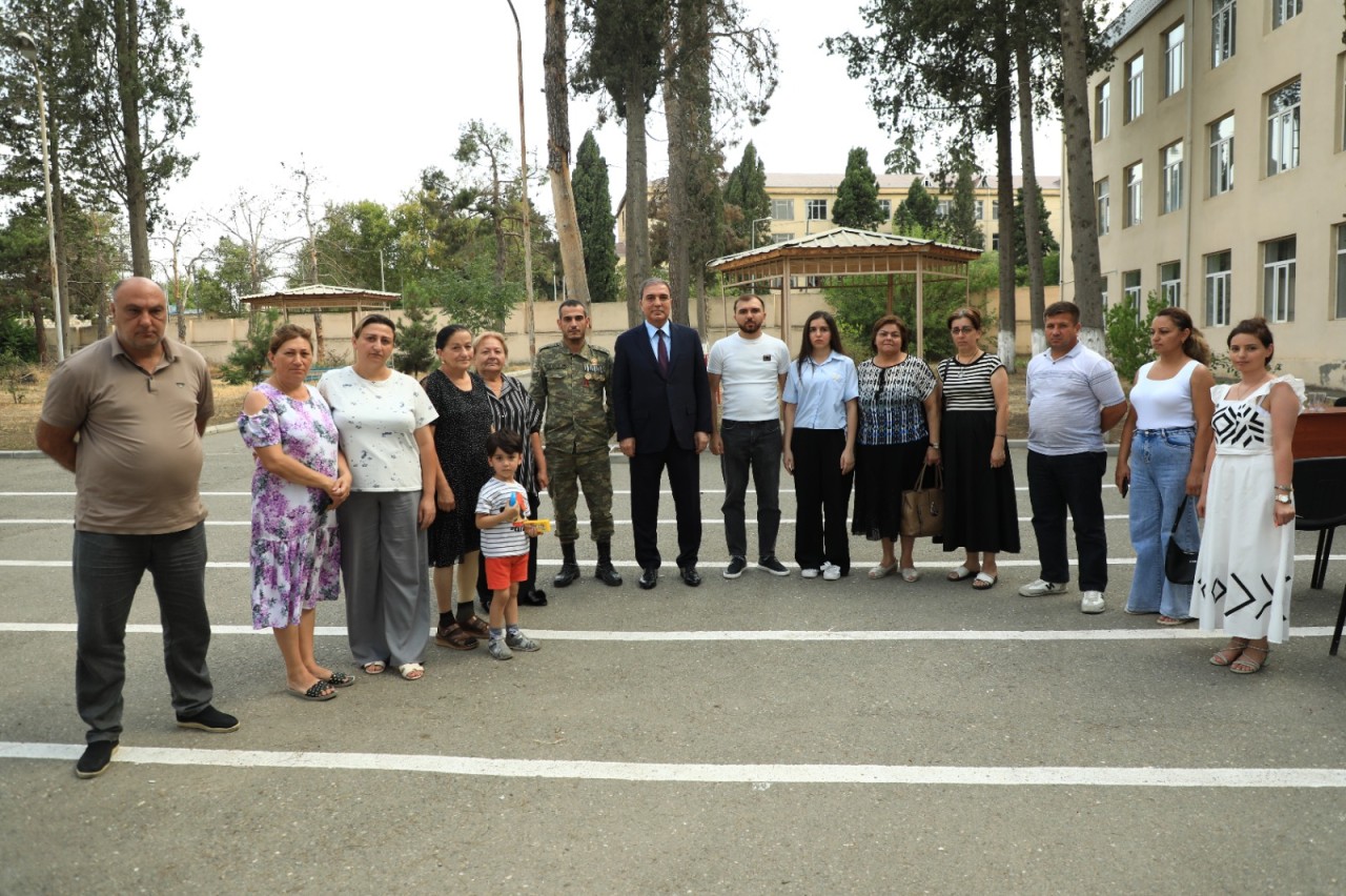 Niyazi Bayramov vətəndaşların müraciətlərini dinləyib - FOTOLAR